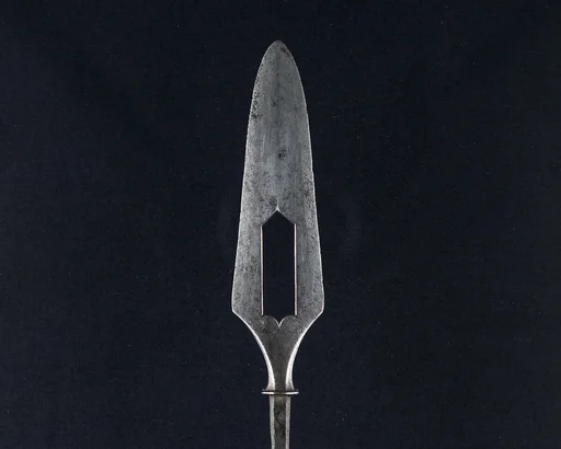 Arrowhead (<i>Yanone</i>)