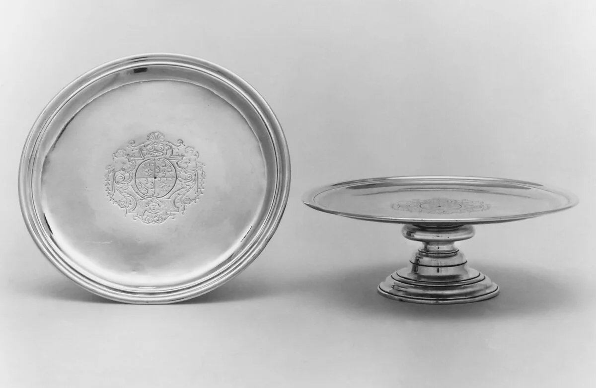 Pair of salvers on pedestal feet — Paul de Lamerie
