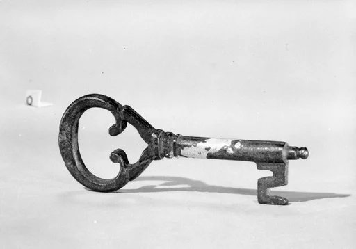Pin key