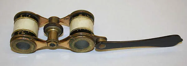 Opera glasses — Unknown
