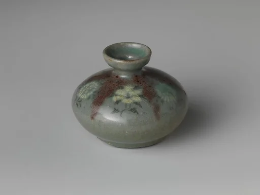 청자 동화 상감 국화 모란 무늬 기름병 고려|靑磁 銅畫象嵌 菊花牡丹文 油甁 高麗|Oil bottle decorated with peonies and chrysanthemums