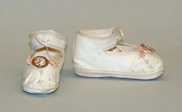 Bootees — Unknown