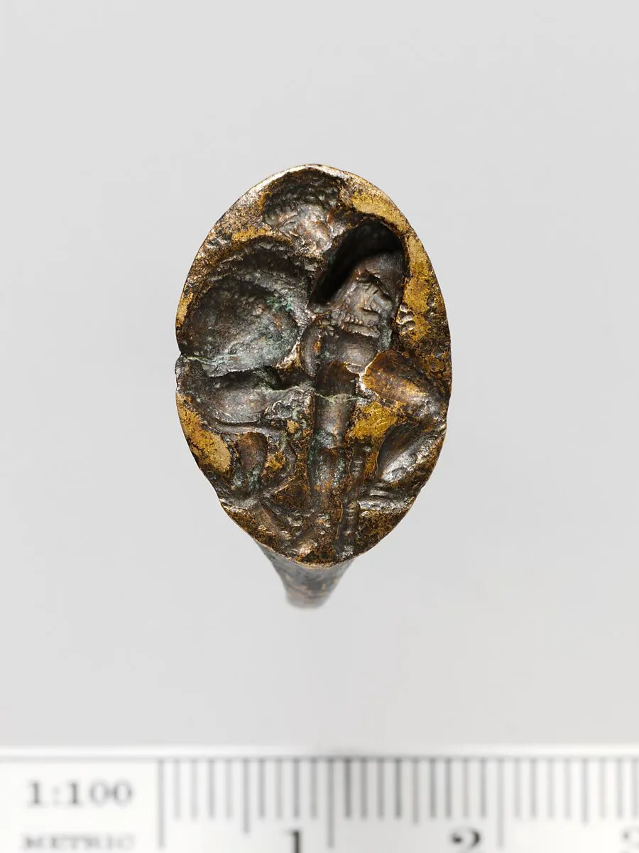 Gilt bronze ring — Unknown