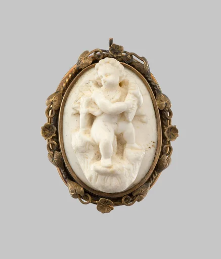Earring (one of a pair) (part of parure)
