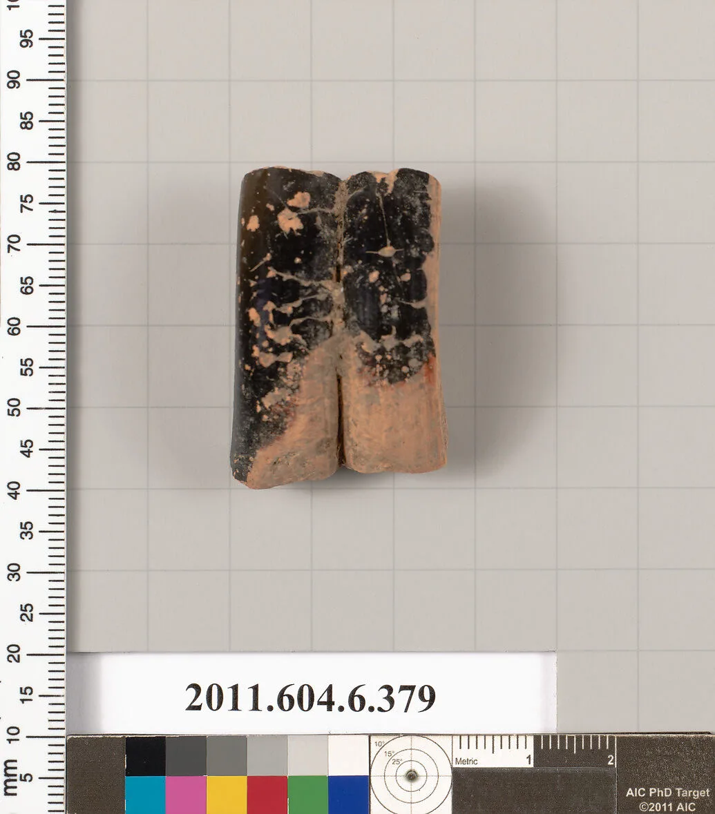 Terracotta fragment of an undetermined shape — Unknown