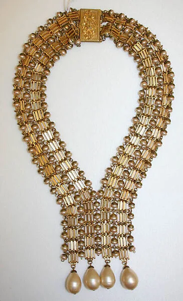 Sautoir — Yves Saint Laurent|House of Dior