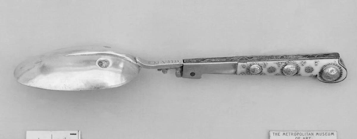 Folding spoon — Unknown
