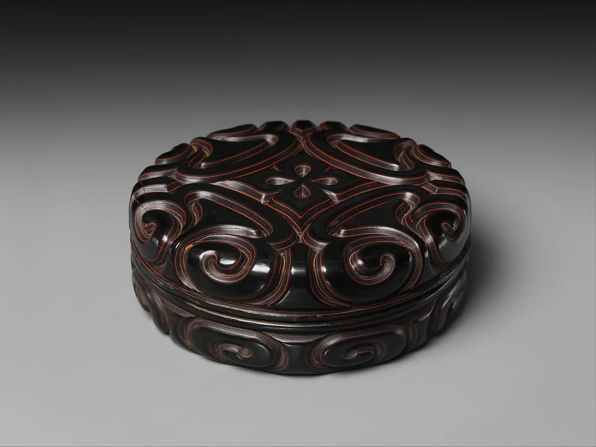 南宋 雕漆黑面剔犀劍環紋盒|Box with pommel scrolls — Unknown