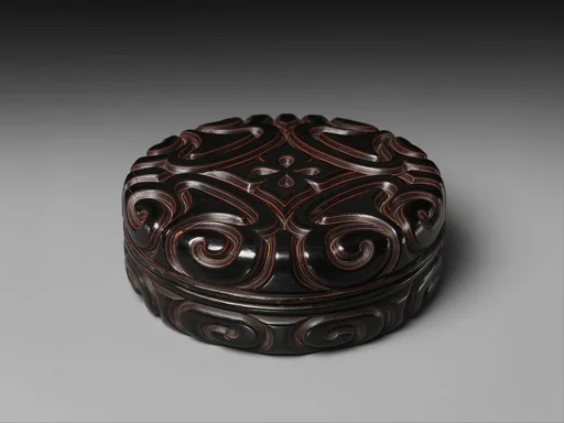 南宋 雕漆黑面剔犀劍環紋盒|Box with pommel scrolls