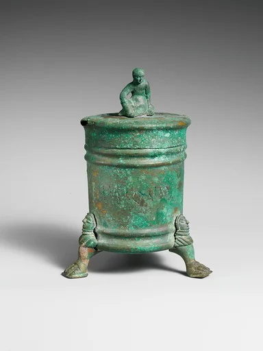 Bronze cista (toiletries box)