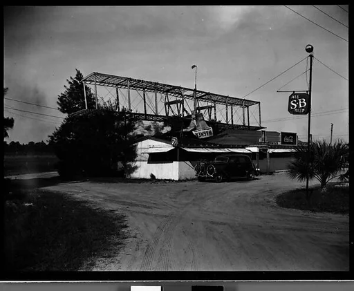 [Mystery Ship Roadside Restaurant, Florida]