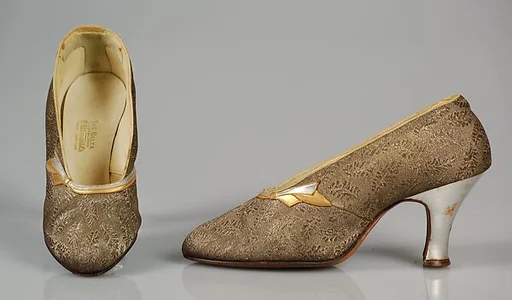 Evening pumps