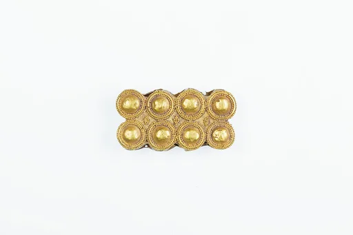 Broad collar spacer
