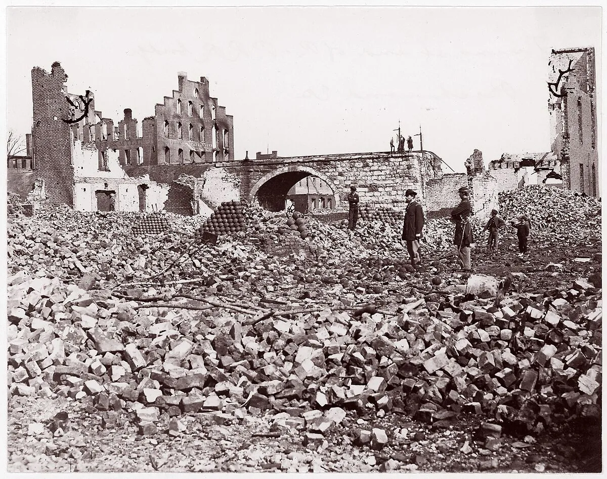 Ruins at end of Richmond and Petersburg Railroad Bridge, Richmond — Alexander Gardner|Mathew B. Brady