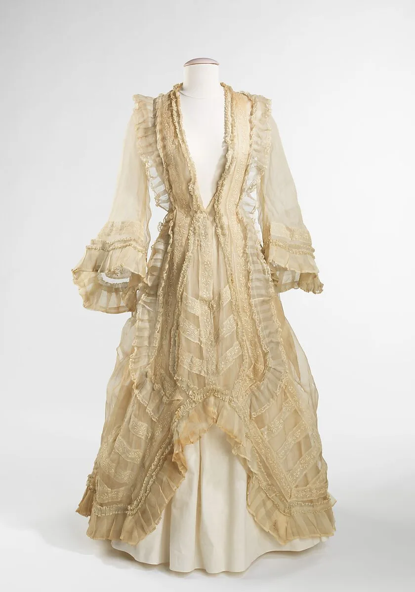 Evening dress — Unknown