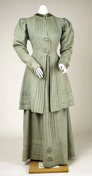 Suit — Unknown