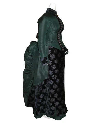 Walking dress