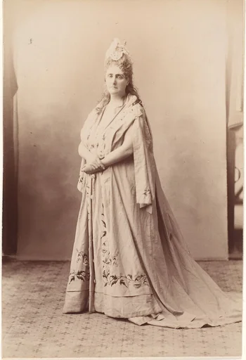 [Countess de Castiglione]