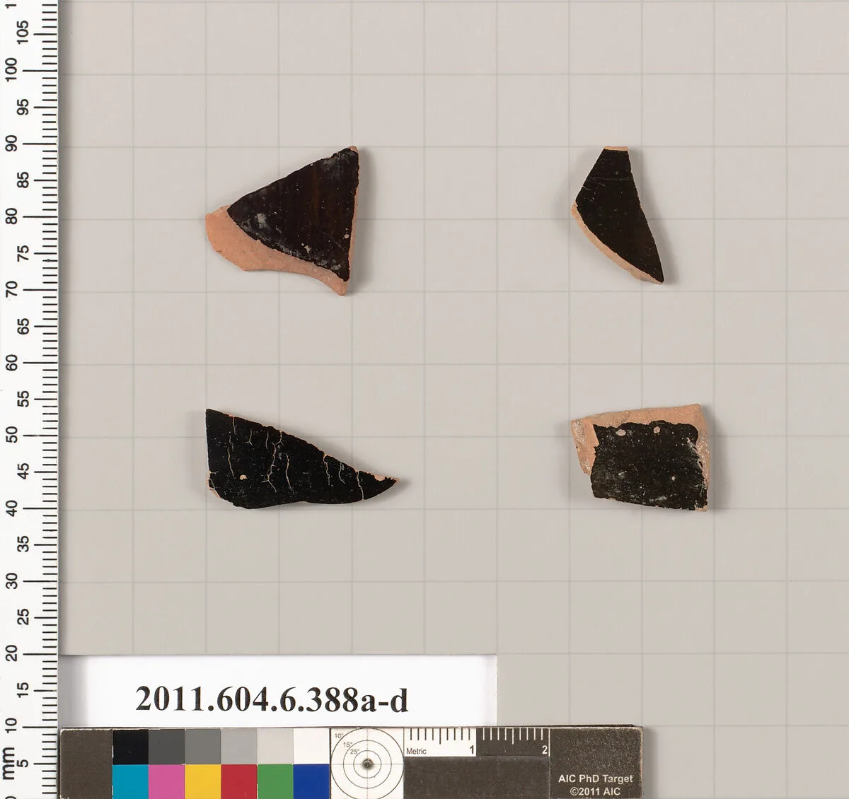Terracotta fragments of closed shapes — Unknown