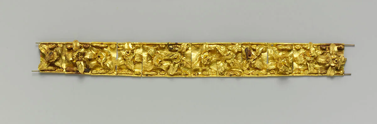 Gold diadem composed of twelve plaques — Unknown