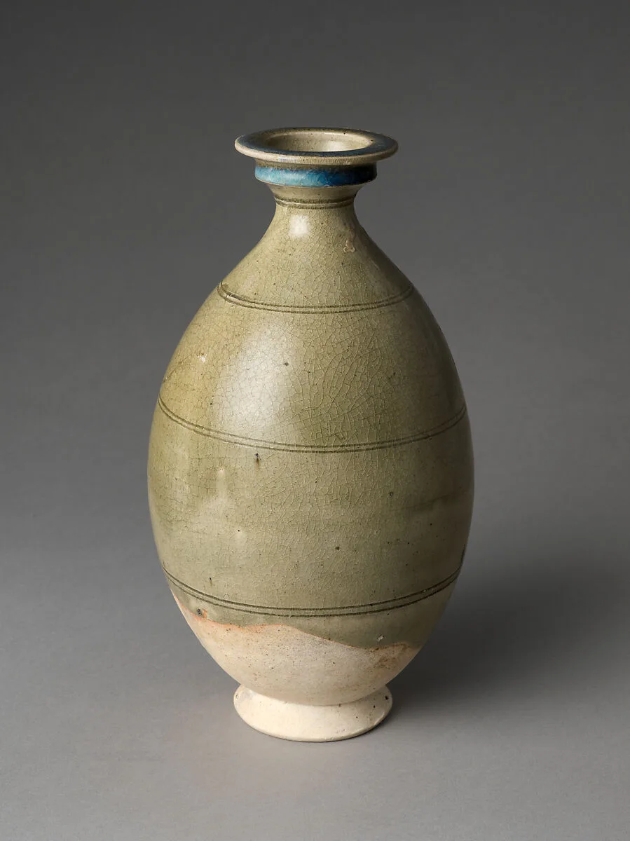 隋 青瓷刻花瓶|Bottle — Unknown