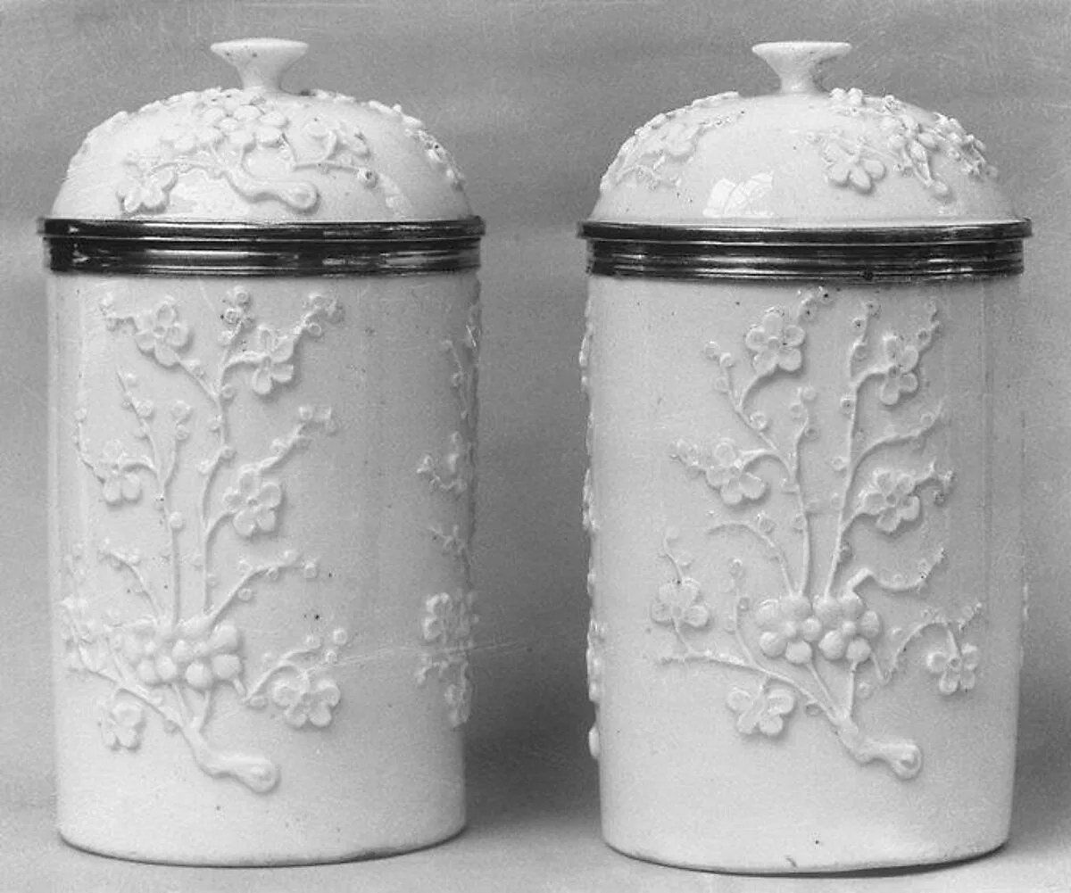Pair of jars with covers — Mennecy