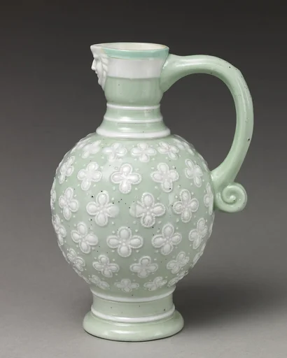 Ewer with quatrefoil motifs