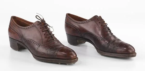 Golfing shoes — Unknown