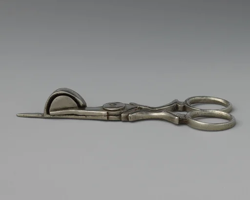 Miniature snuffers