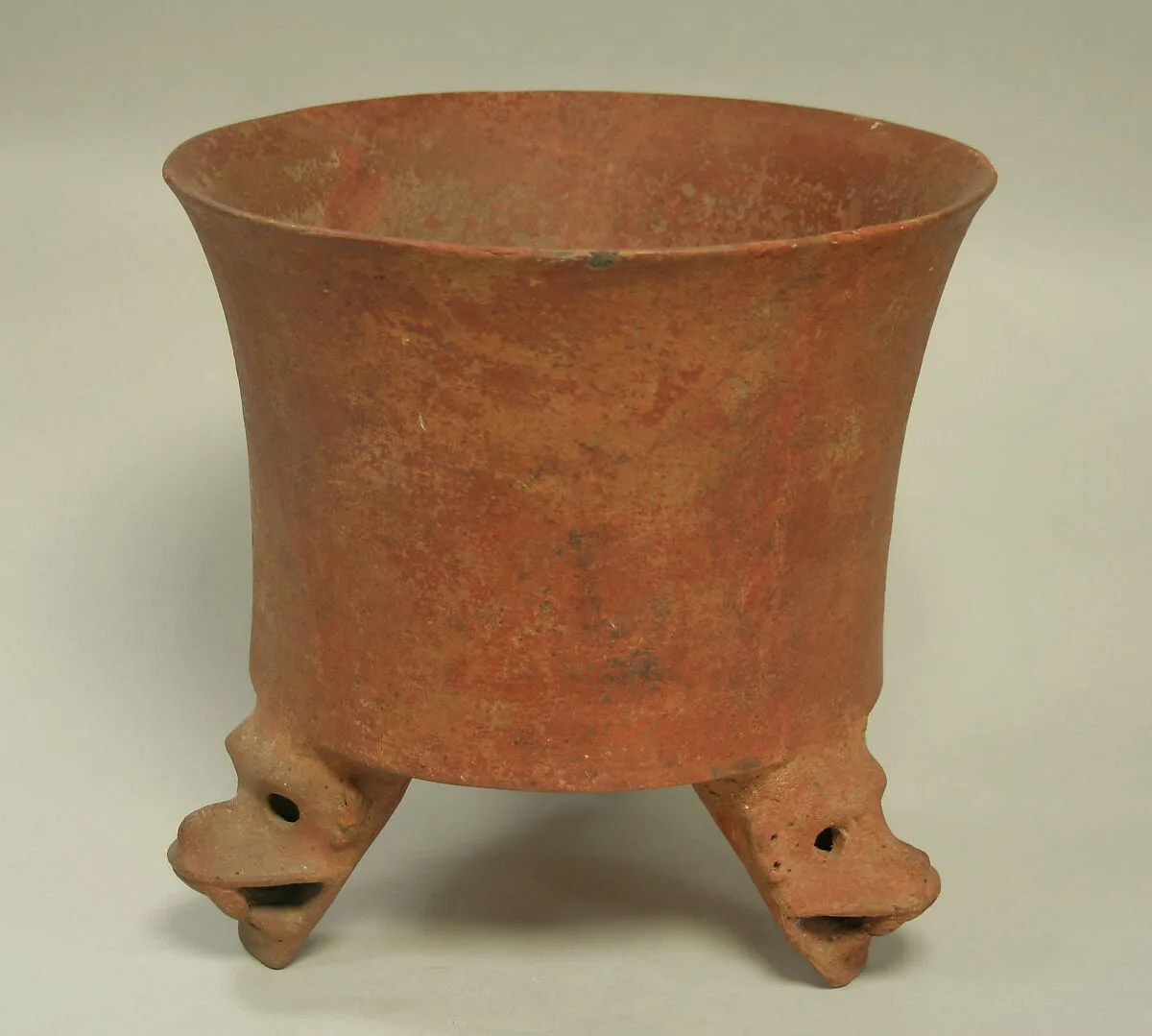 Tripod Vessel with Jaguar Head Feet — Unknown