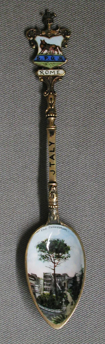 Souvenir spoon with view of the Roman Colosseum — Unknown