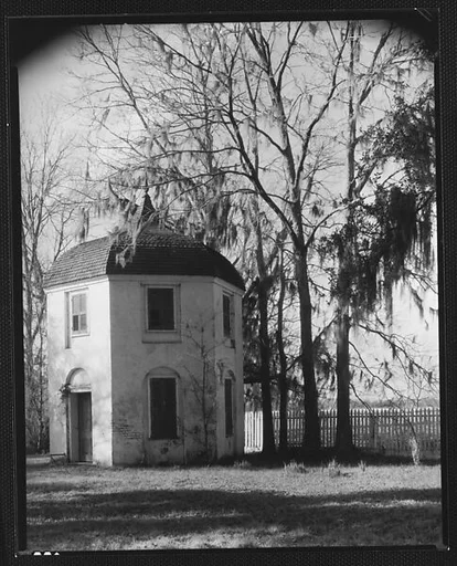 [Garconniere at Houmans House, Burnside, Louisiana]