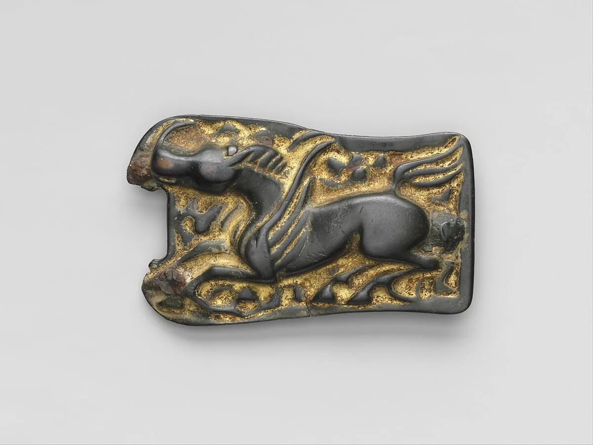 東漢(鮮卑文化) 鎏金翼馬紋銅飾板|Plaque with a Winged Horse — Unknown
