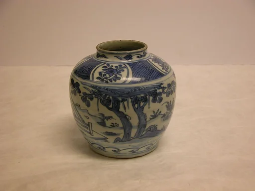 晚明 景德鎮窯青花羲之愛鵝紋罐|Jar with scene of Wang Xizhi (303–361) watching geese