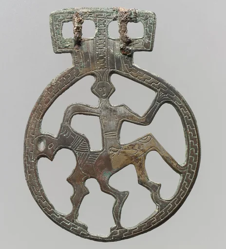 Openwork Belt Fitting