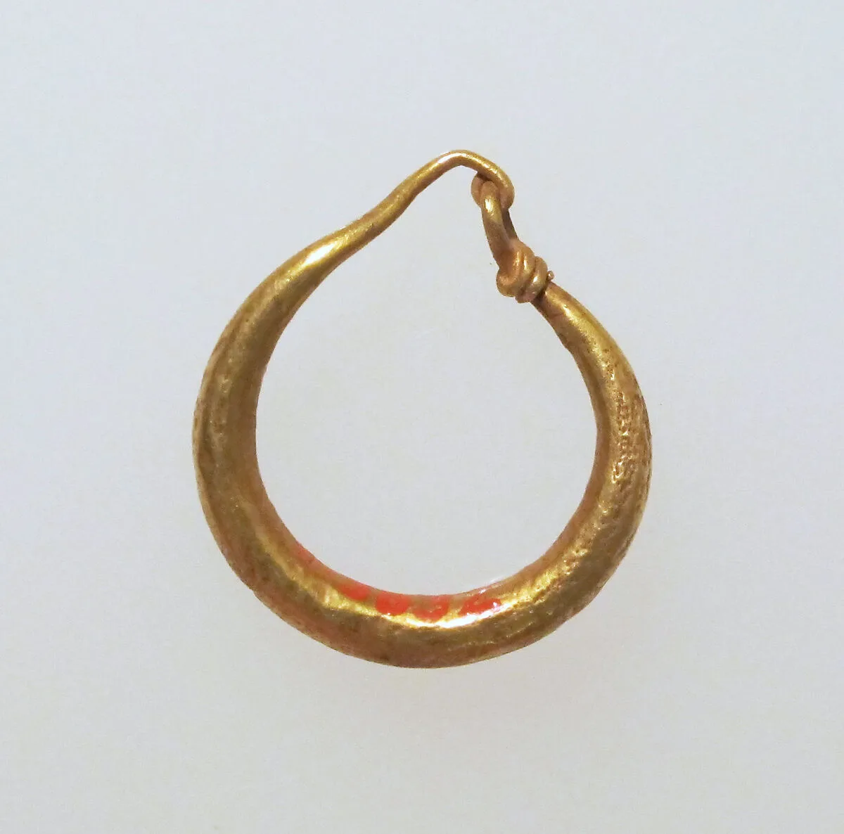 Earring-loop type, plain — Unknown