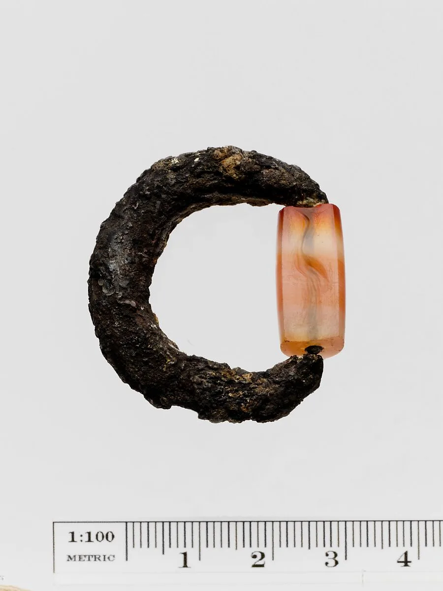 Silver swivel ring with agate half-barrel — Unknown