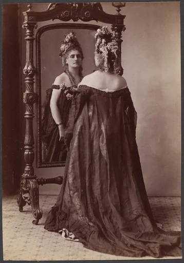 [Countess de Castiglione, from Série des Roses]