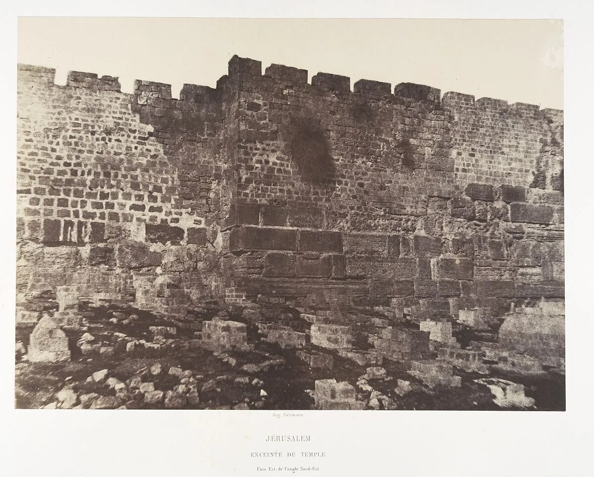 Jérusalem, Enceinte du Temple, Face Est de l'angle Nord-Est — Imprimerie photographique de Blanquart-Évrard, à Lille|Auguste Salzmann