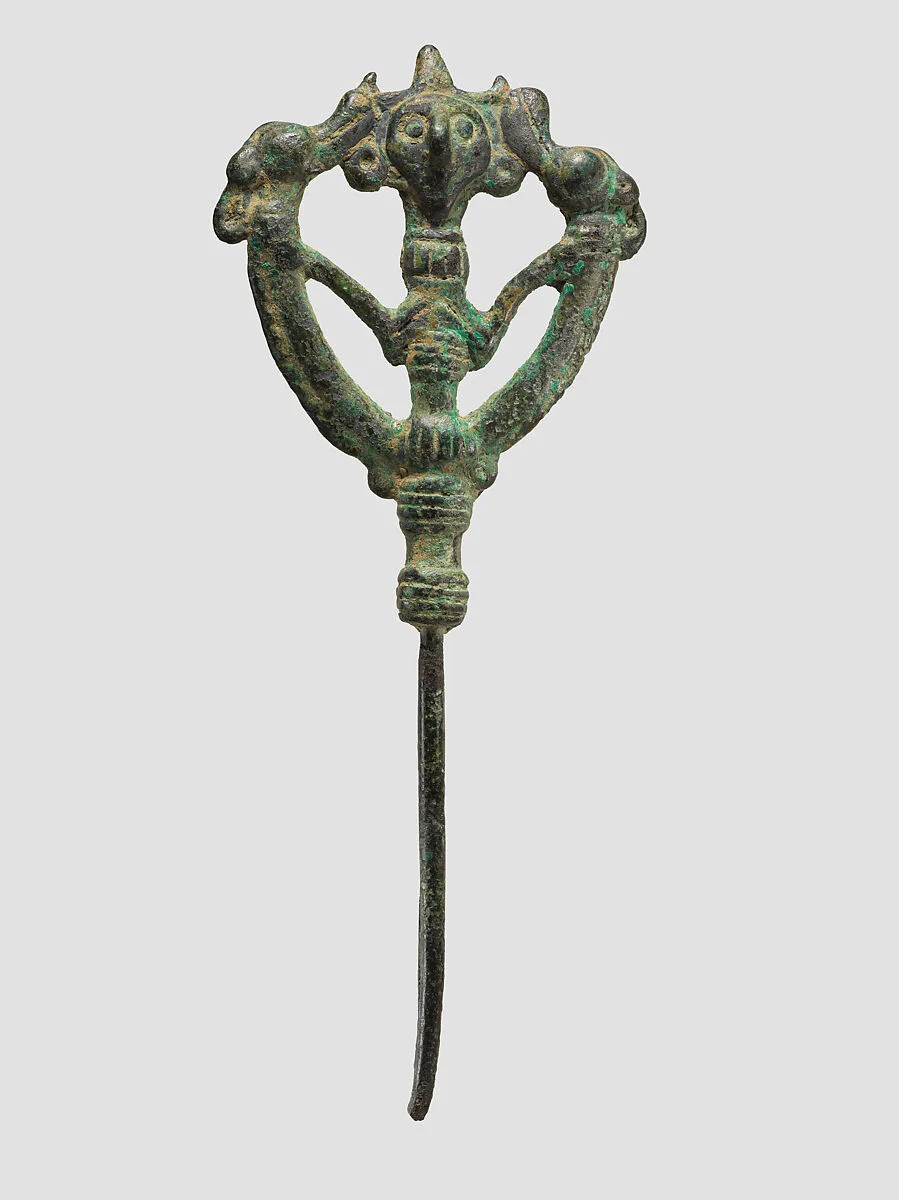 Openwork pin — Unknown