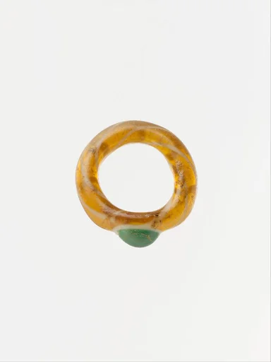 Glass finger ring