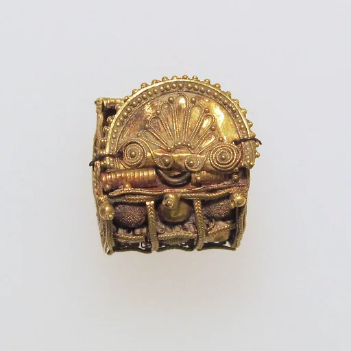 Earring, baule type
