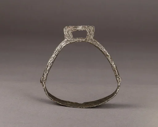 Stirrup