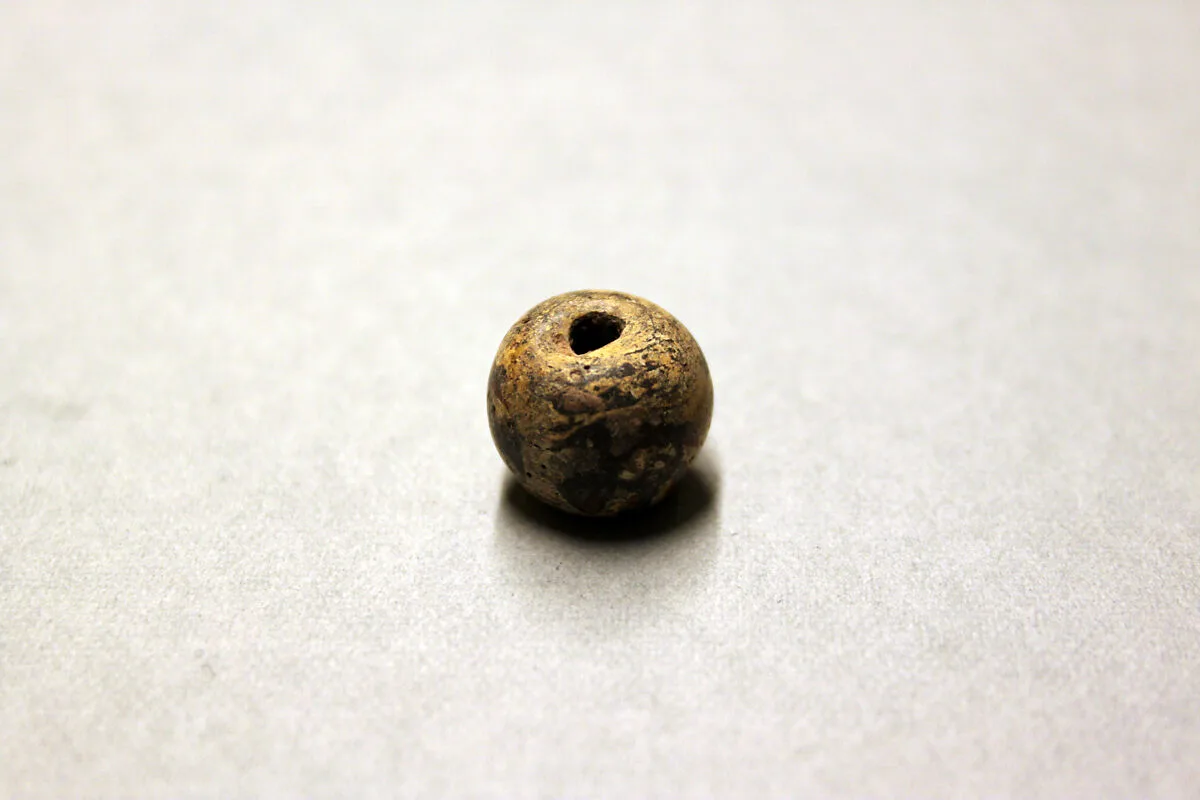 Bead — Unknown