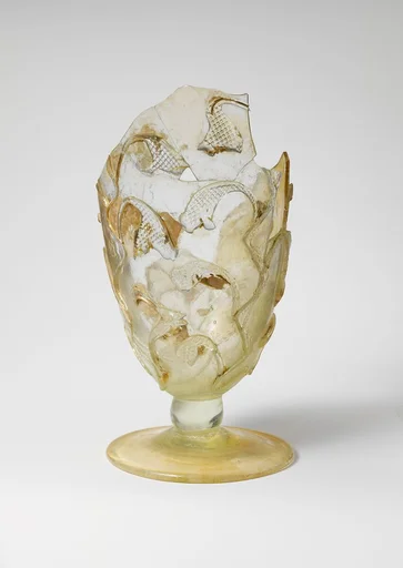 Glass beaker with snake-thread decoration