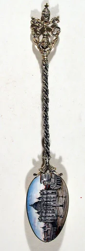 Souvenir spoon with view of St. Peter's Square and St. Peter's Basilica, Rome