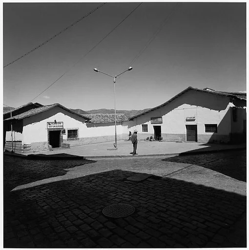 [Intersection with Pension "Hatun Rumiyuq" and Lamppost, Peru]