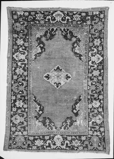 Ushtak Type Carpet