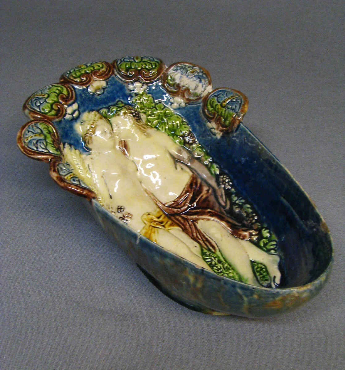 Gondola cup (Coupe gondole) with Venus as Summer and Adonis as Autumn — Unknown