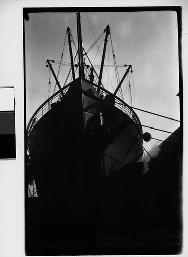 [Ship's Prow, New York City?]